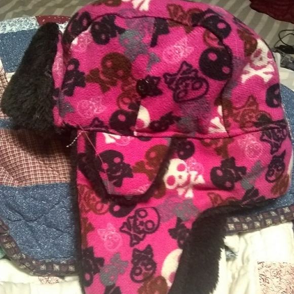 Winter hat - Picture 5 of 6